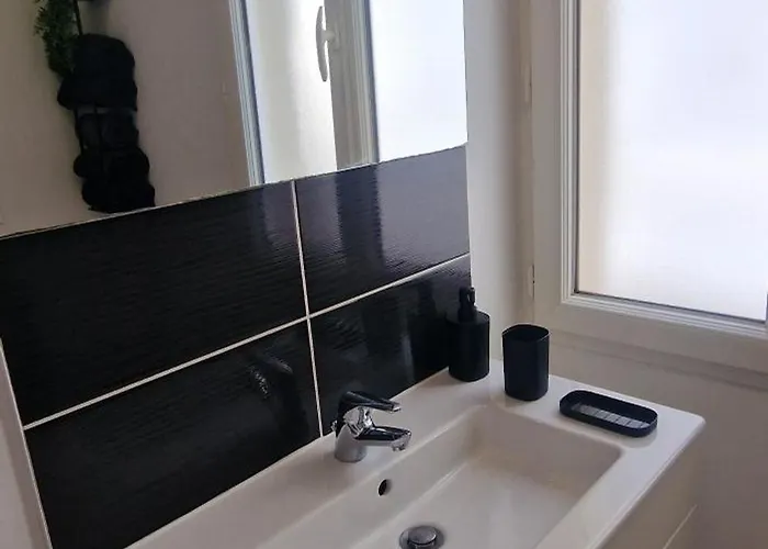 Urban Tribu Centre Parking Facile 6 P 아파트